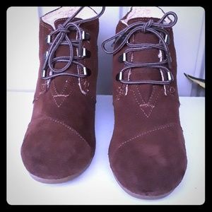 Tom's Ankle boots size 8.5 W